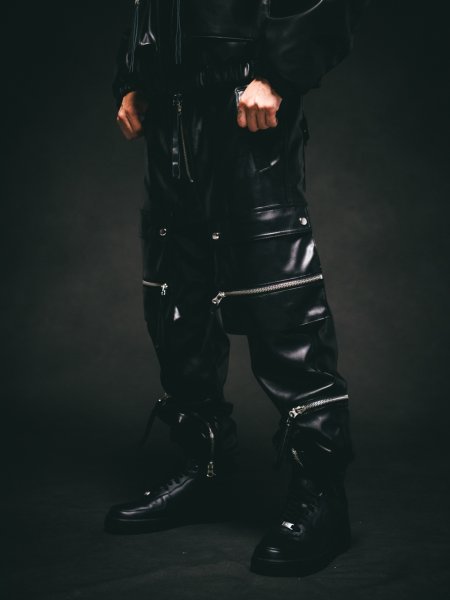 画像3: BREATH / faux leather cargo jogger pants  (3)